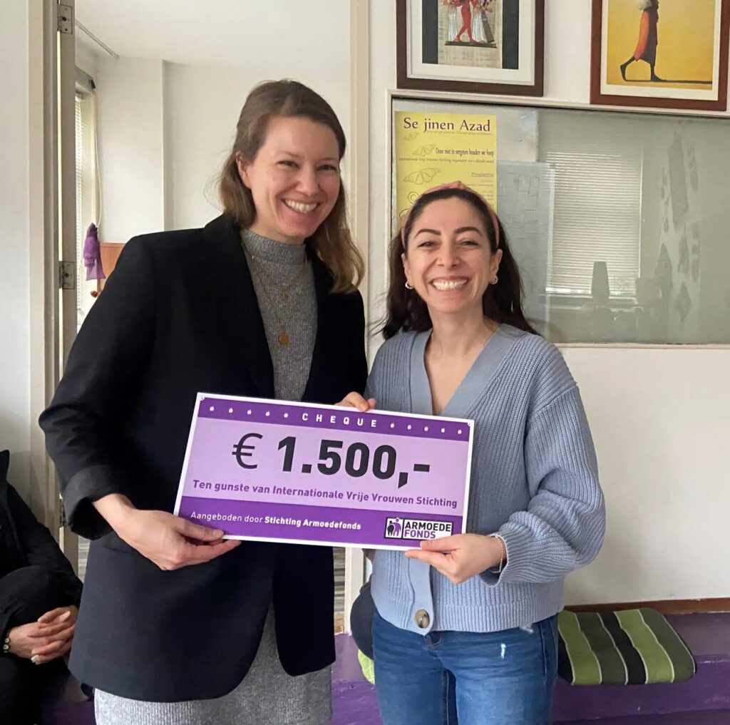 cheque internationale vrije vrouwen scaled